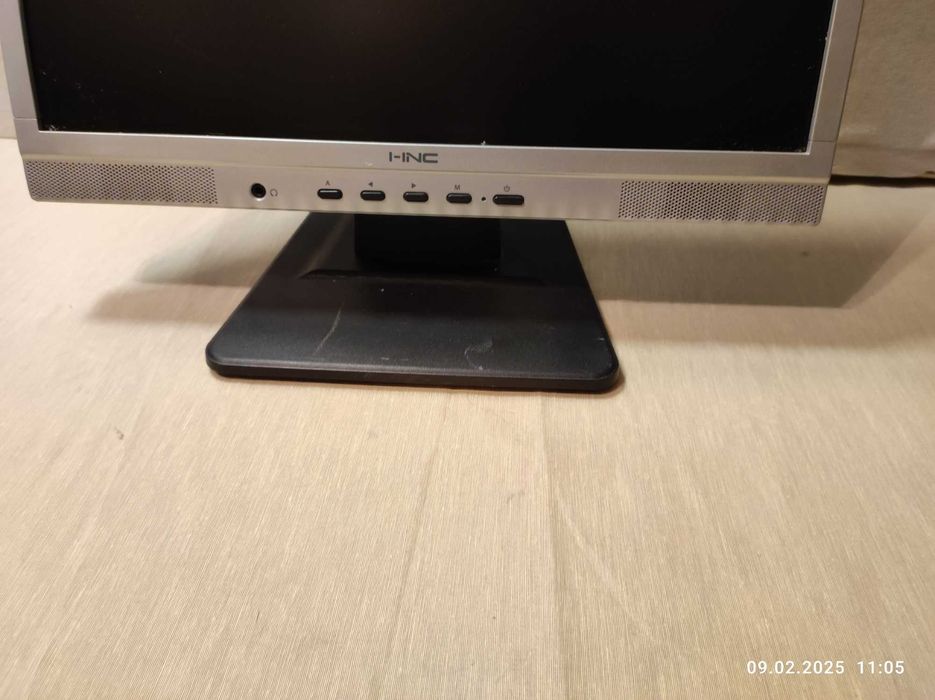 Монитор  за настолен компютър  FLARTON L1715S. -17 инча.