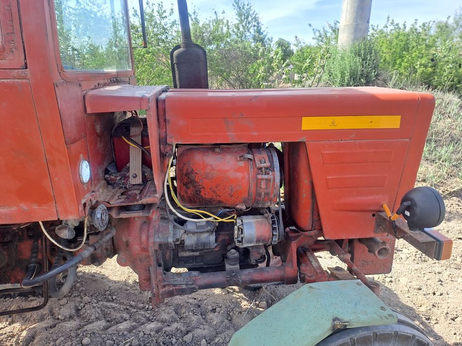 Traktor  T 25 sotiladi