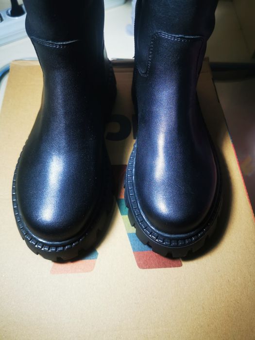 Продам детские сапоги