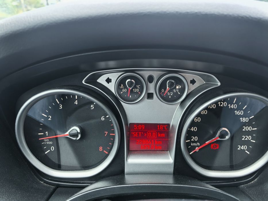 Vând autoturism Ford Focus 2 facelift 1.6 benzina 100 cp