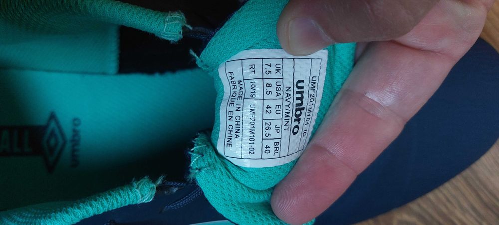 Маратонки Umbro 42 номер като нови