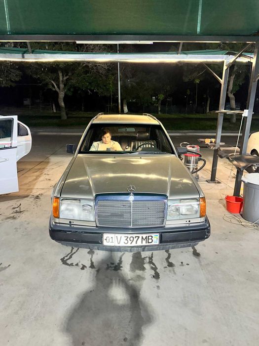 Afsonaviy Mercedes-Benz W124 (Universal / T-Model)