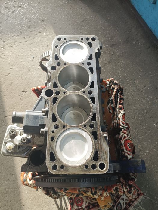 Продам двигатель Ауди Фольксваген 2.0