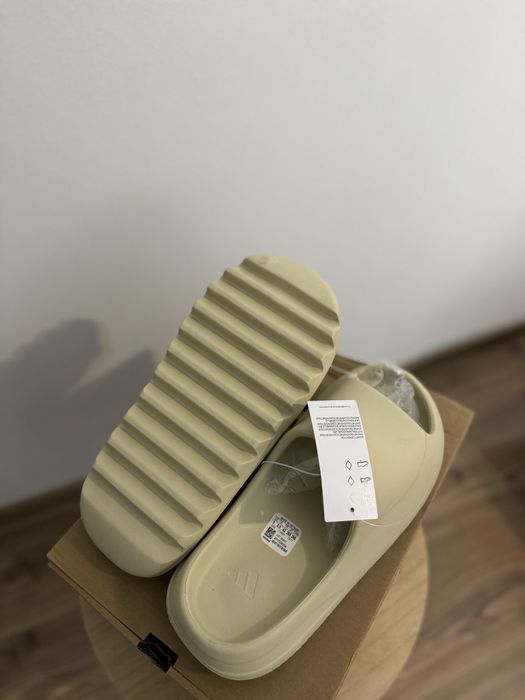 Papuci Adidas Yeezy Slide