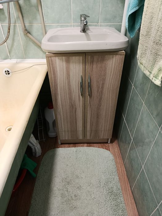 Продам раковину с тумбочкой
