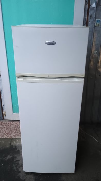 Frigider cu 2 uși Whirlpool.Asigur Transport