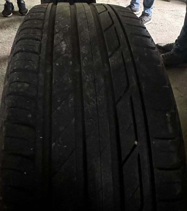Set anvelope vara Bridgestone 215/50R18