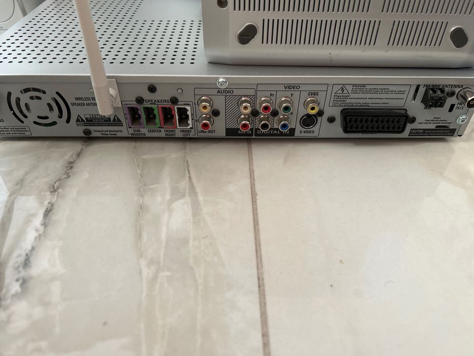 Vând sistem 5.1 de la Philips. Model HTS 5000W.