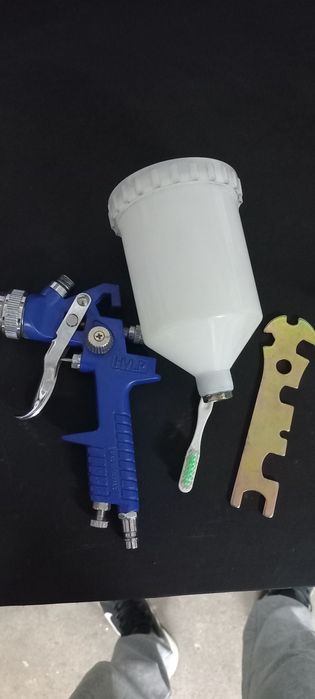 Ударен пистолет и бояджийски пистолет