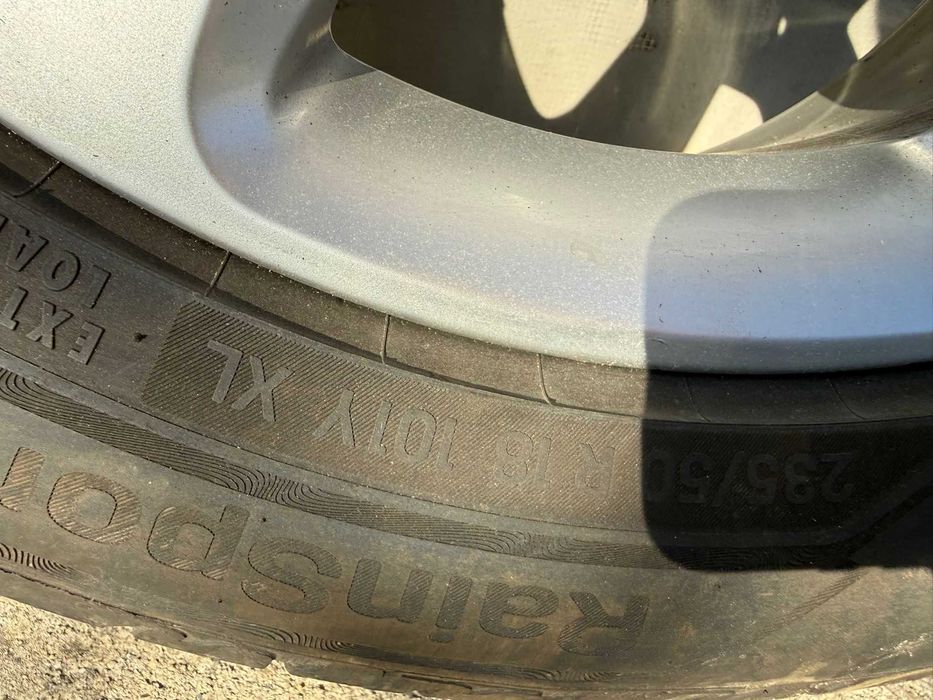 Vand 4 genti cu cauciuguri de vara