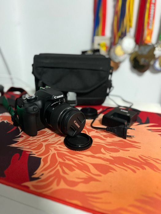 Aparat foto Canon EOS 4000D