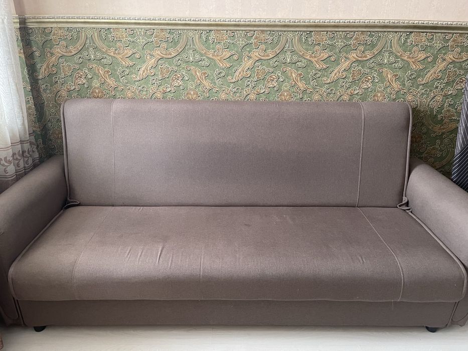Продам диван для гостиной