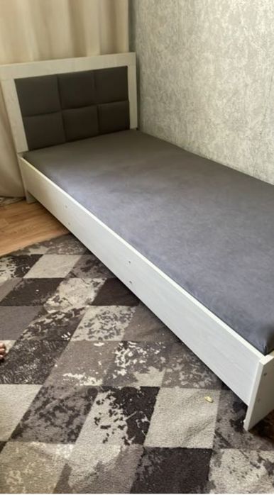 Продам кровать односпальный