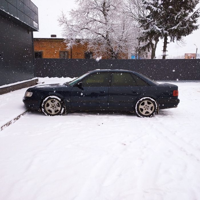 Срочно продам Ауди А6!