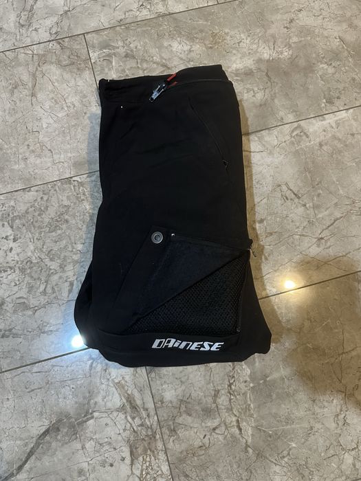 Pantaloni Dainese pentru motor
