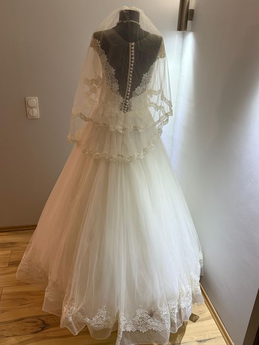 Vand rochie de mireasă