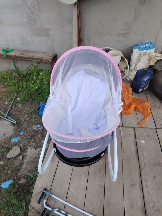 Продам детскую люльку качалку