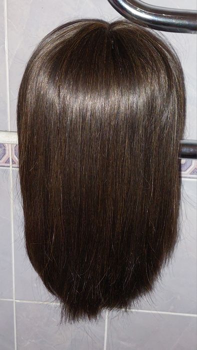 Продам парик из натуральных волос.