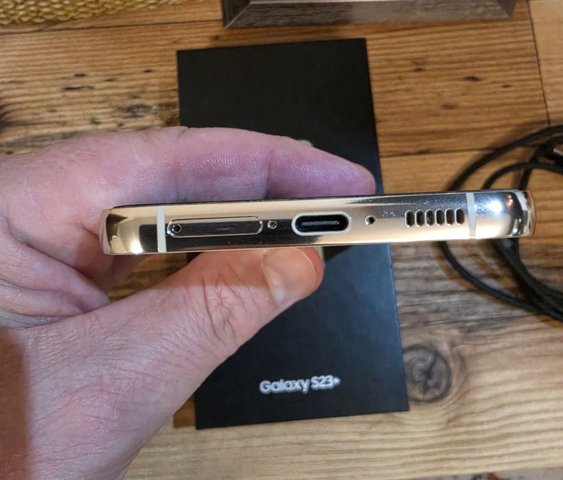 Samsung galaxy s 23 plus