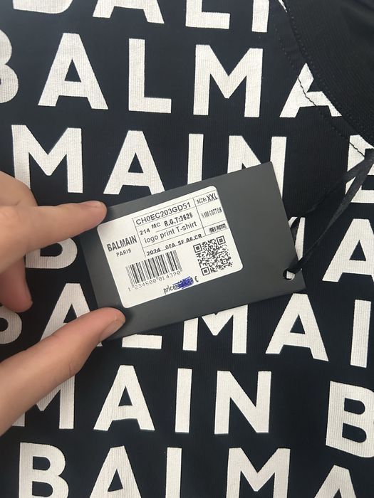 Tricou Balmain negru.