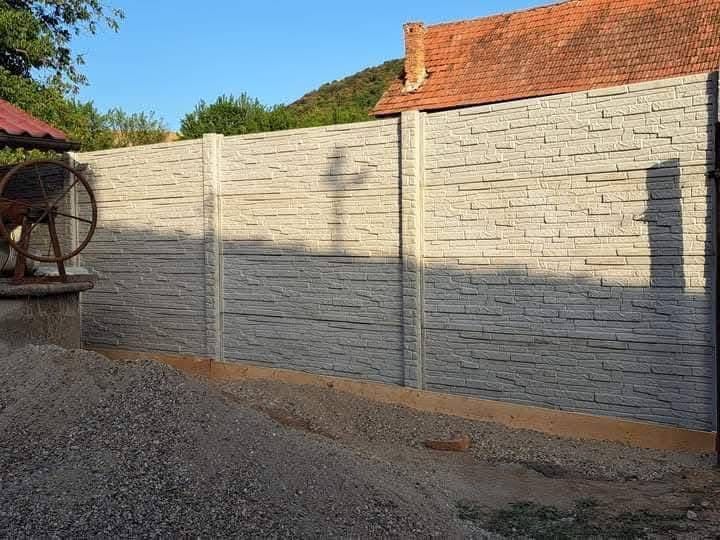 Placi/stâlpi din beton