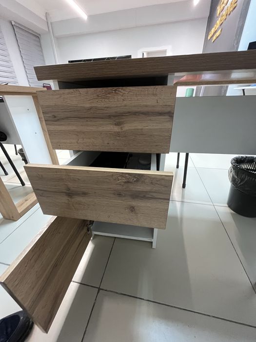 Продам офисный столик