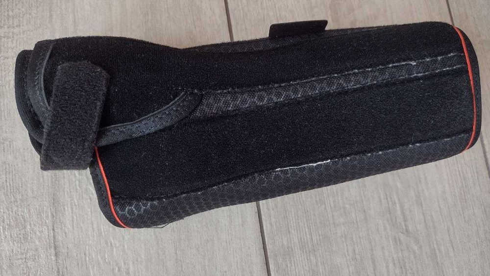 Медицинска ортеза, шина за китка и палец