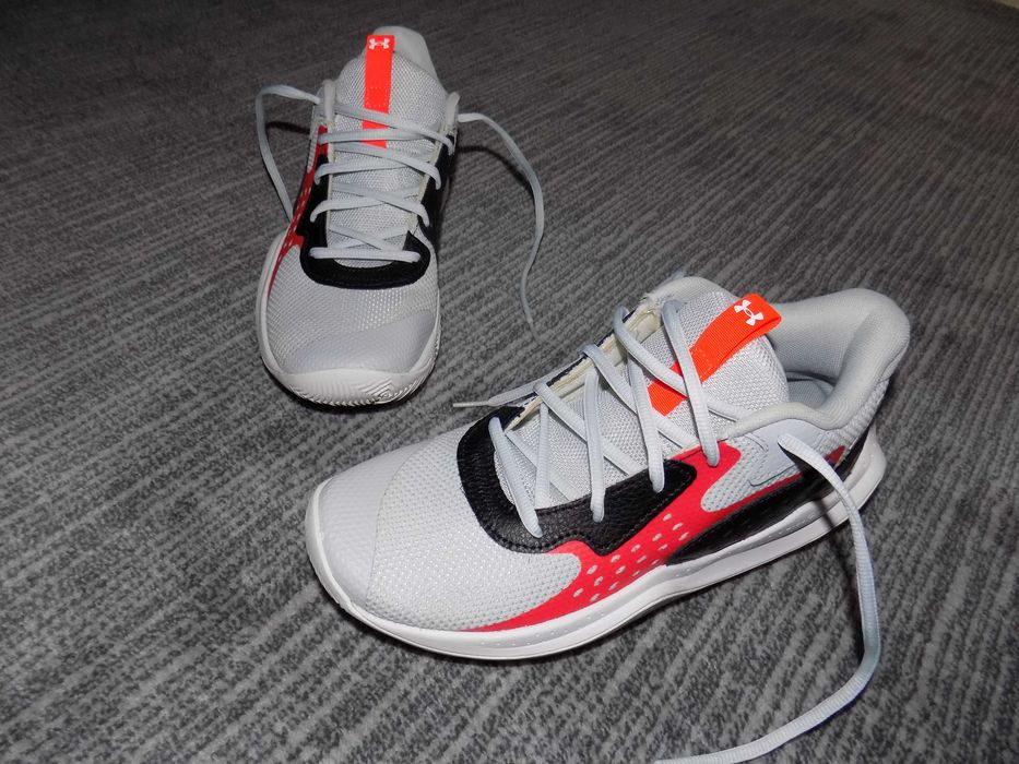 Adidasi Under Armour