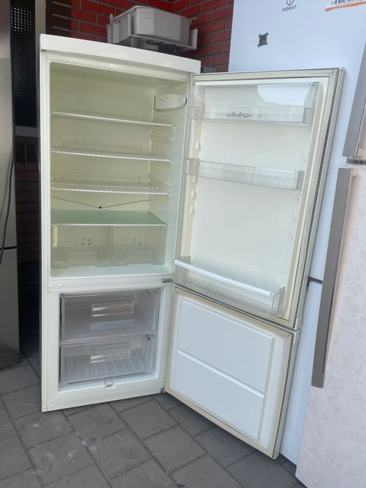 Холодильники разные с доставкой