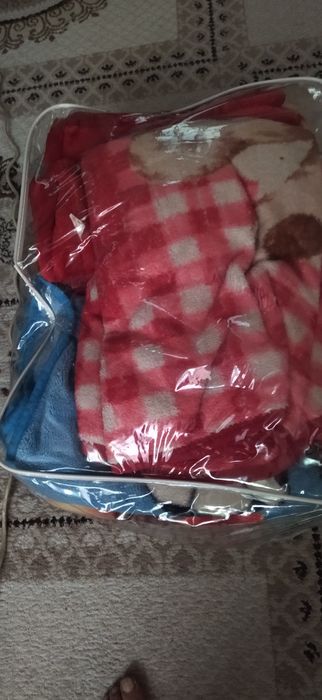 Продам недорого пледики