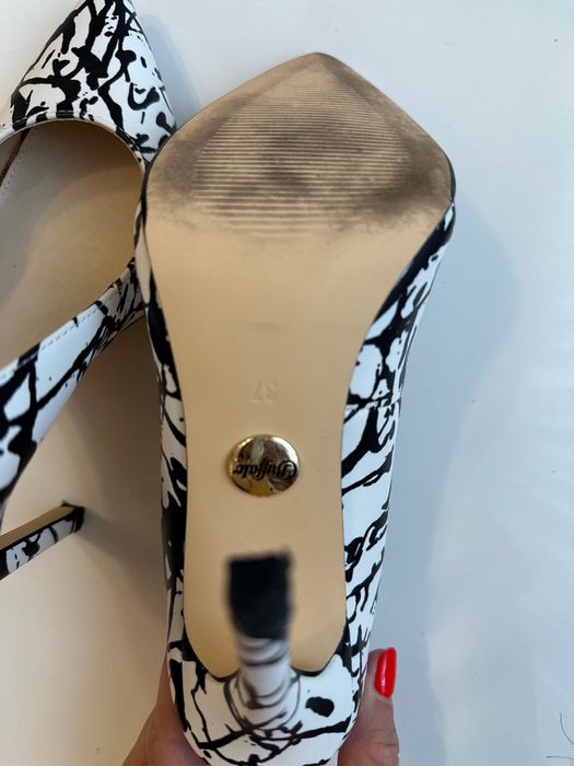 Обувки на висок ток BUFALLO