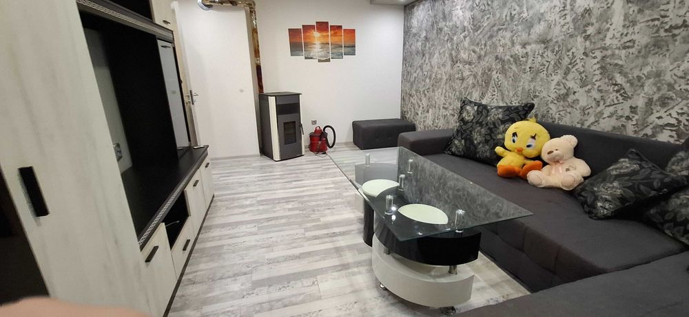 Дава се под наем Едностаен апартамент в Димитровград - 50 кв.м за 204 € - Снимка #1