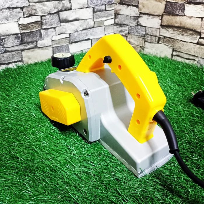 Рубанок электрический рубанык