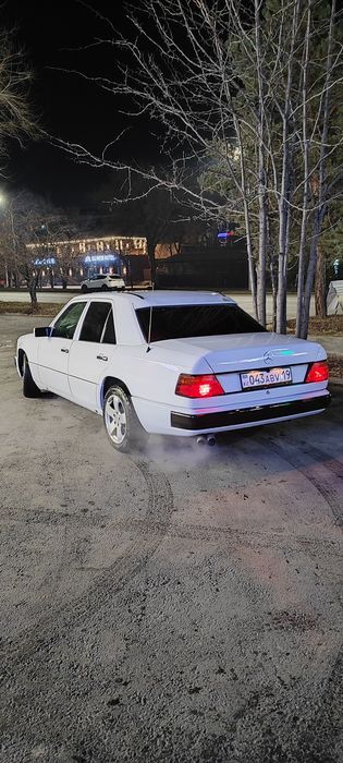 Продам 124  Мерседес