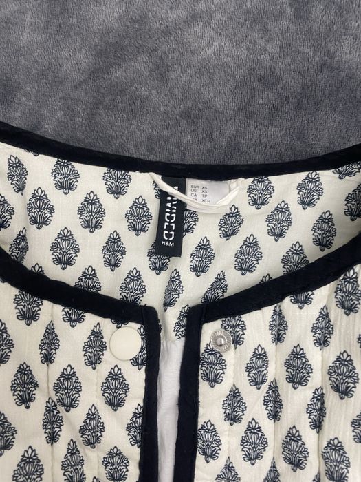 Продам осеннюю ветровку