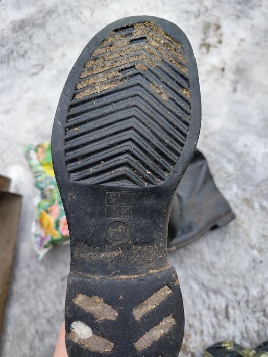 Двое резиновые сапоги 2 пары 42-43рр