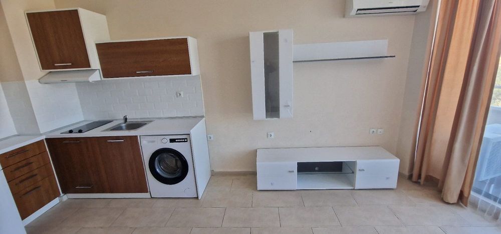 Продава се Двустаен апартамент в к.к. Слънчев бряг - 82 кв.м за 1000 €/кв.м - Снимка #2