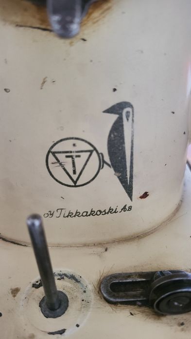 Продаю антикварная Швейная Машинка Тикка