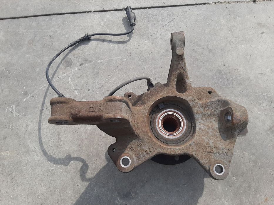 fuzeta dreapta fata renault megane 3  1.5 dci
