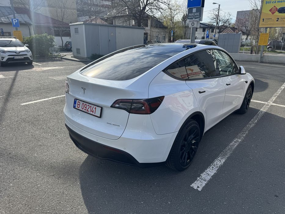 Tesla model Y Long range 12/2021 54000km carlig summon