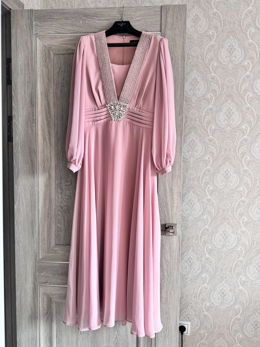 Нарядное платье