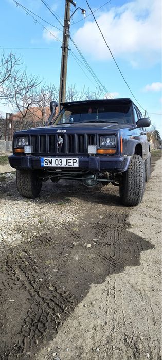 Jeep cherooke 2,5 xj(nu pajero suzuki toyota patrol )