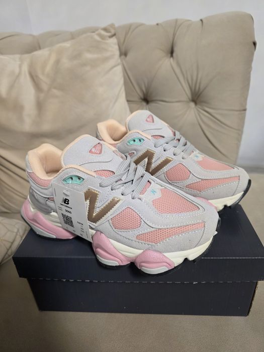 Adidasi dama new balance 9060