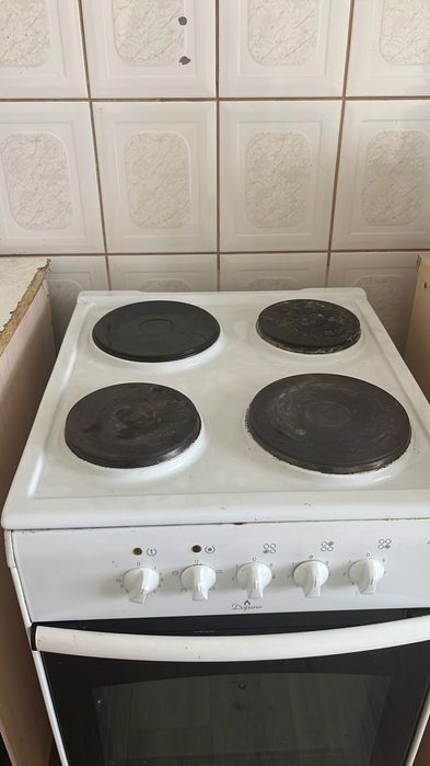 Продаю электрическую плиту