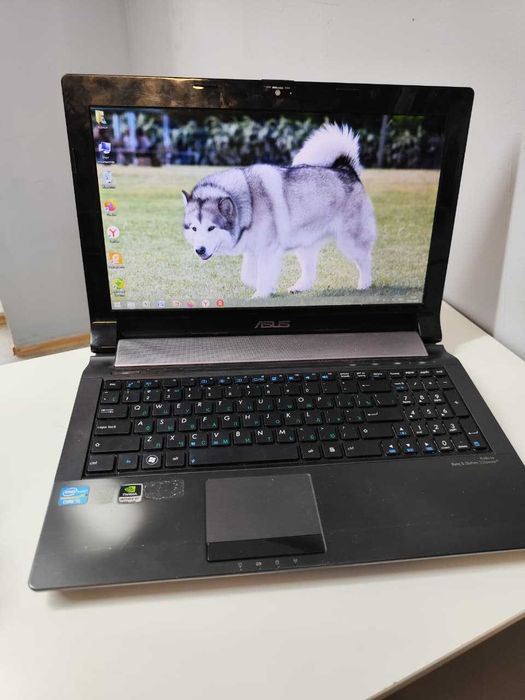 Ноутбук Asus core i5 все работает отлично