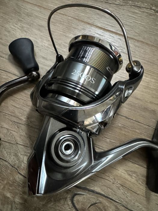 Mulineta Shimano Twin Power 2500 S