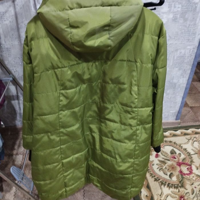 Продам женскую куртку.