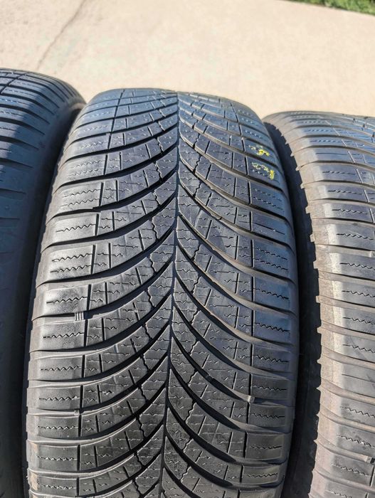 225/55 R17 • All Season • Goodyear Vector 4Seasons Gen 3 101W | 4 buc | DOT 2022-2024 | Pret/buc