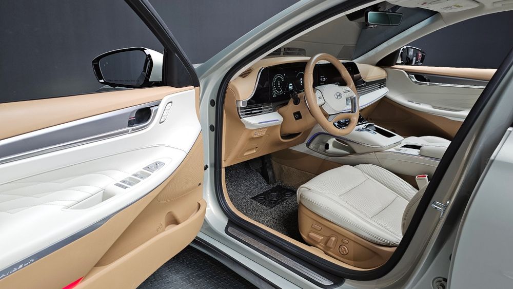 Hyundai Grandeur Calligraphy