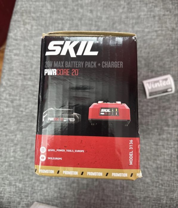 Masina de insurubat cu impact Skil cu acumulator&incarcator 20 V, 2 Ah